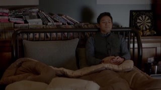 红桃每天为易锡织毛衣 贤惠的女子
