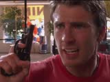 《一线声机》片段：就为买个充电器，怎么连枪都用上了！