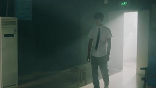 穿越异次元：凌菲意外溺水身亡 游泳社社长溺水