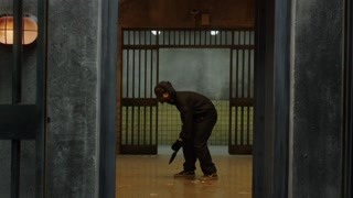 團伙搶劫銀行被警察包圍  卻發現了神秘的通道