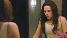 暮色4：破曉（上） 片段之Bella in the Bathroom