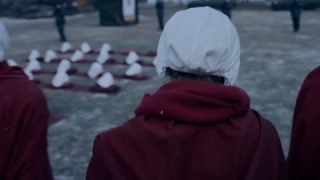 《使女的故事》所有人集體抗議 不愿做奴隸的人們反抗吧