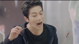 向懟懟vs向夸夸