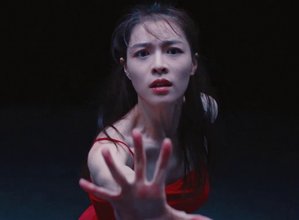 《蕎麥瘋長(zhǎng)》“我演我自己”特輯 鐘楚曦水下跳舞極致演繹瘋狂人生