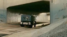 装甲车 预告片2