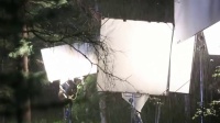 马可怀抱李毓芬艰难前行，这一段看的真想哭