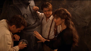 天上掉下个棺材,打开后...