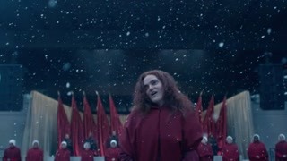 《使女的故事》要受石刑的人竟然是他使女瓊驚呆了 死而復生嗎