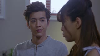 《校花3》校花保镖的甜蜜之吻