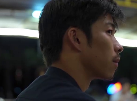 《風(fēng)平浪靜》預(yù)售重磅開啟 伍佰獻(xiàn)唱同名推廣曲映照章宇洶涌人生