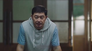 鄭凱新為隊員買冰刀