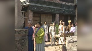 一幕新版“墻頭記”