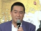 張嘉譯夏日片場“蒸桑拿”