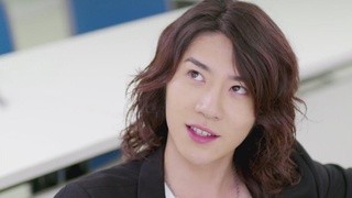 艳丽唇彩的第一直男