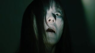 了不起的高二八班：深夜學(xué)校里拍喪尸片 嚇?biāo)啦顛彵０? data-was-processed=