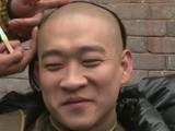 曹云金炫酷新发型