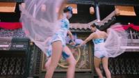 古代青楼大腿舞, 众男子把持不住