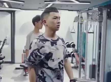 暖男丁冠森小煙嗓演繹目光之吻