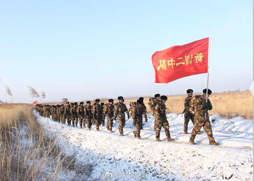 -25℃顶风冒雪 “00”后新兵蜕变“真正军人”(3) 第3页