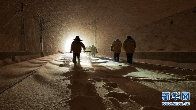 新疆多部门积极应对暴雪天气(3) 第3页