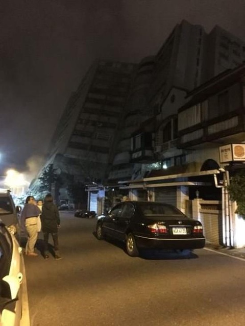 台湾花莲附近6.5级地震 多栋建筑物倒塌(7) 第7页