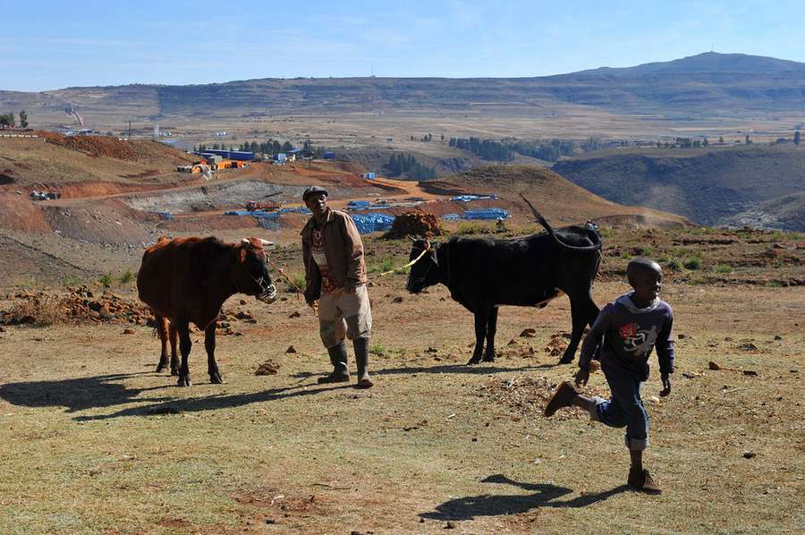 莱索托gdp_同样都是国中国,莱索托为什么那么穷