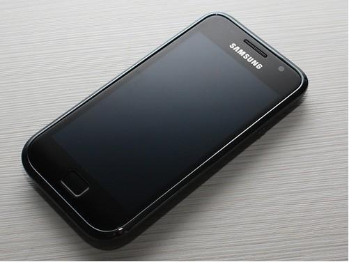 为何手机关屏幕后颜色不一样? - 电脑数码 - 宁