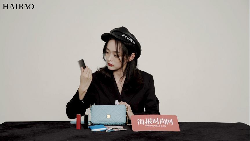 玫妃娘娘何泓姗翻包记来啦！小姐姐包包里都装了什么变美好物？