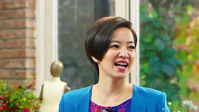 會玩！陳漢典學(xué)s姐高仿“瑪麗蓮夢露”桌上熱舞