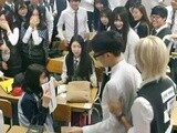 康男被偷拍 桢勋苍园联手整蛊