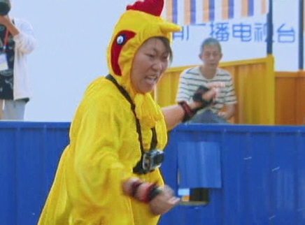 “鸟”姐姐遇恐龙队老乡