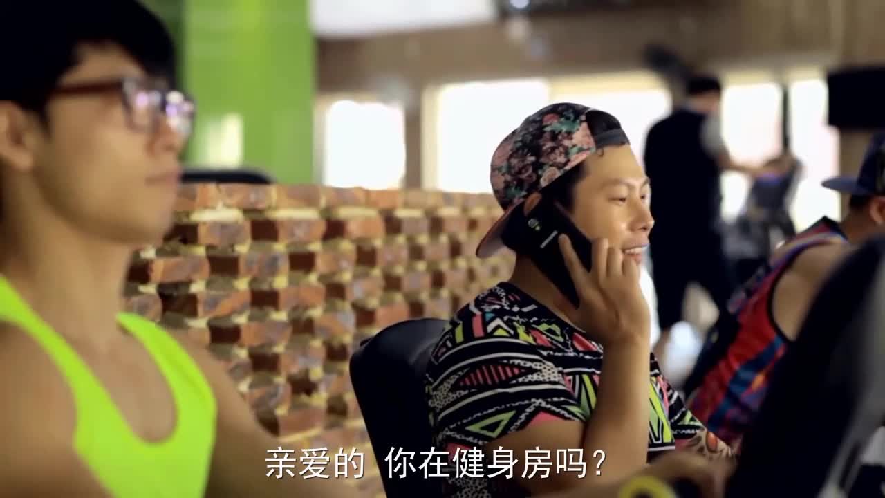 最奇葩的劫匪只為吃美女豆腐《奔跑吧屌絲》