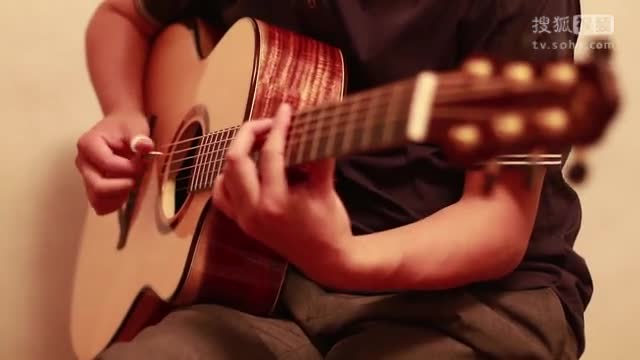 超好听的指弹吉他曲《给我一个吻》［强飞吉他教室］