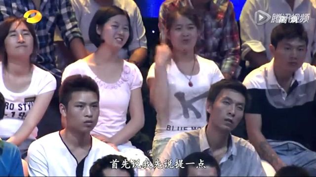 柳岩大胆献吻鼓励中国最高篮球员寻找真爱