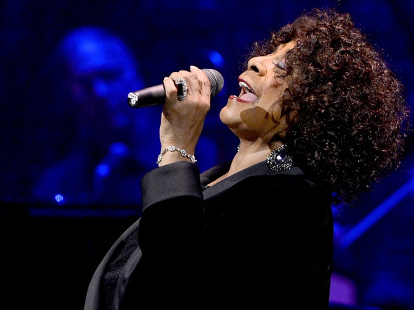 《离巨星二十英尺》全集-高清电影完整版-在线