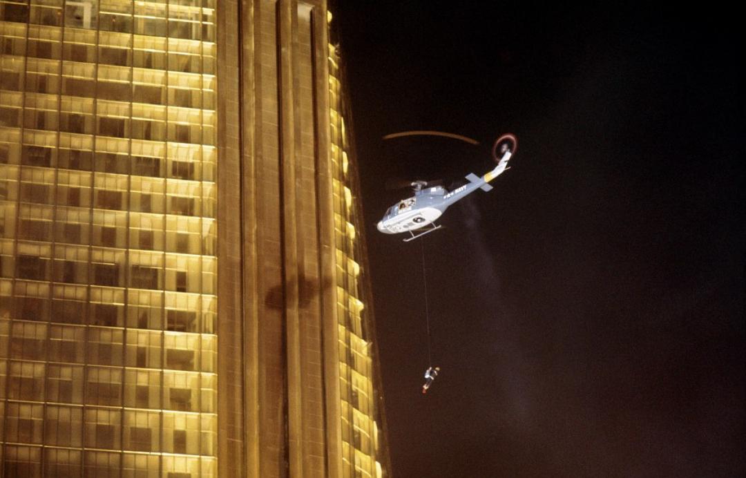 《火烧摩天楼》-高清电影-在线观看-搜狗影视