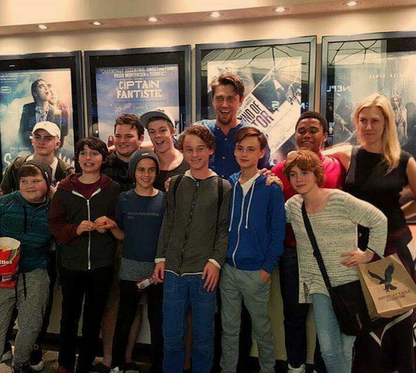 《小丑回魂(2017)》全集-高清电影完整版