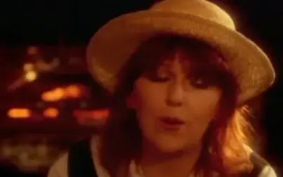 [图]【MV】Moonlight Shadow - Mike Oldfield / ft. Maggie Reilly