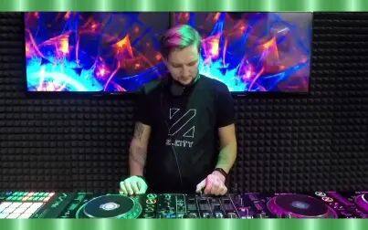 [图]ANTON ISHUTIN [ progressive house ] @ Pioneer DJ TV