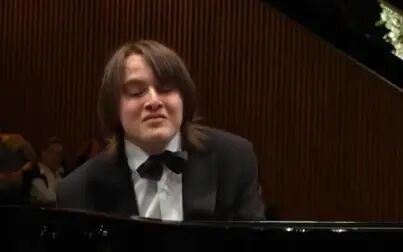 [图]莫扎特A大调23号钢琴协奏曲 k 488第二乐章 - 钢琴Daniil Trifonov