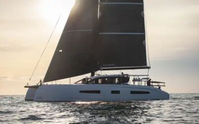 [图]Sailing and closure of an Outremer 55