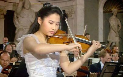 [图]祖宾·梅塔、莎拉·张献演1995年佛罗伦萨欧洲圣城音乐会