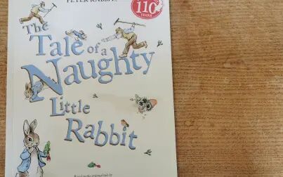 [图]绘本阅读|Peter Rabbit| The Tale of a Naughty Little Rabbit