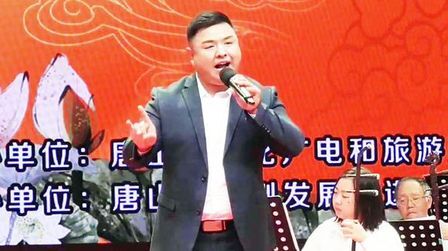 [图]评剧男旦李研演唱《朱买臣休妻》崔氏闷坐在房门 唐山丰润评剧团