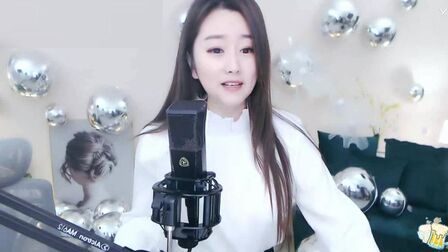 [图]菲儿演唱《三月里的小雨》三月春雨贵如油,那是因为三月小雨带DJ