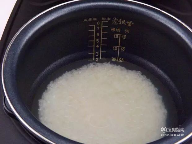 电饭煲煮饭水米比例怎么把握