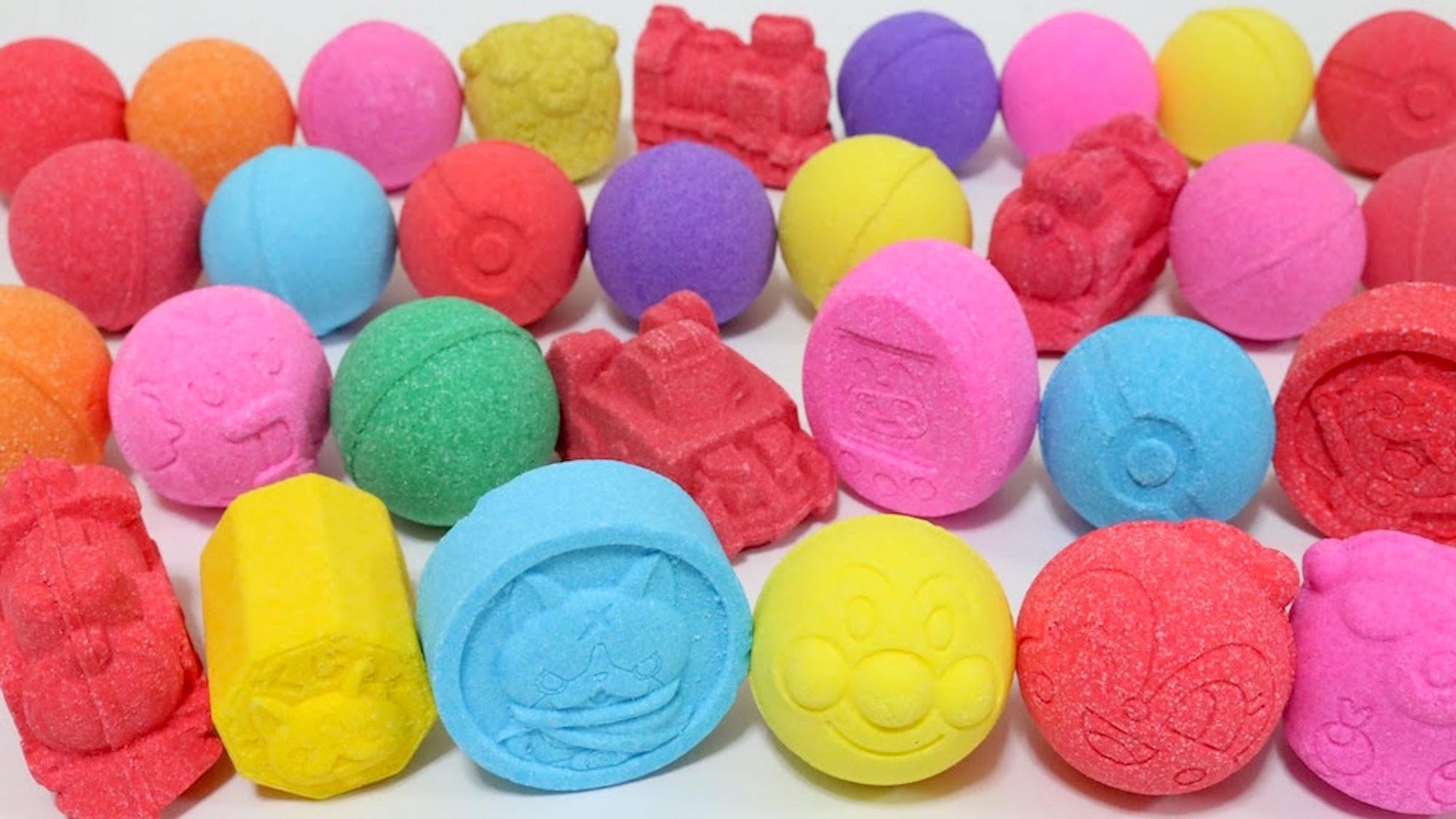 首发 入浴球惊喜玩具 奇趣蛋 惊喜蛋 假面骑士 托马斯 迪士尼公主