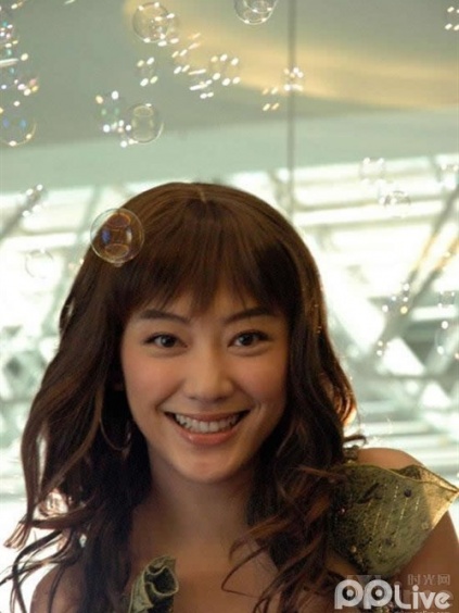 鲍起静,林志豪,张峻宁,崔林更新:2022-07-16 22:17:10简介:《香港姐妹