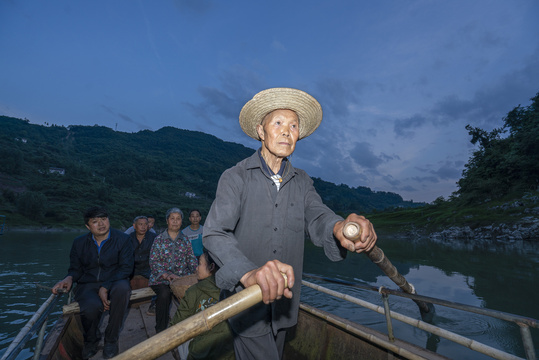 一家四代人摆渡百余年 村民过河不取分文 第1页