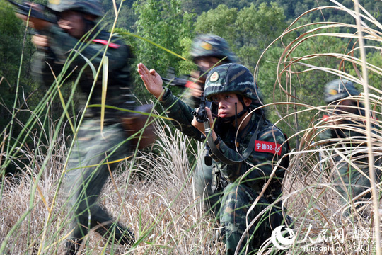 福建武警反劫持战斗演练 武力突击成功解救“人质” 第1页